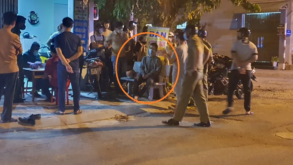 Quảng Nam: Bắt đối tượng dùng dao vào cửa hàng điện thoại cướp tiền ảnh 1