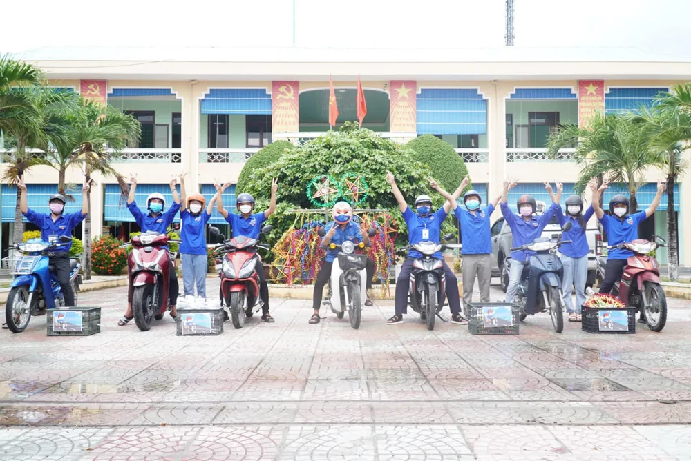 Quảng Nam: Tặng quà Trung thu cho các em nhỏ đang phải cách ly tại nhà ảnh 2