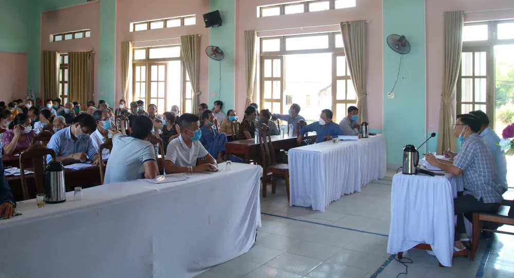 Người dân yêu cầu dừng thi công khu phố chợ Chiên Đàn để khắc phục ngập úng ảnh 1