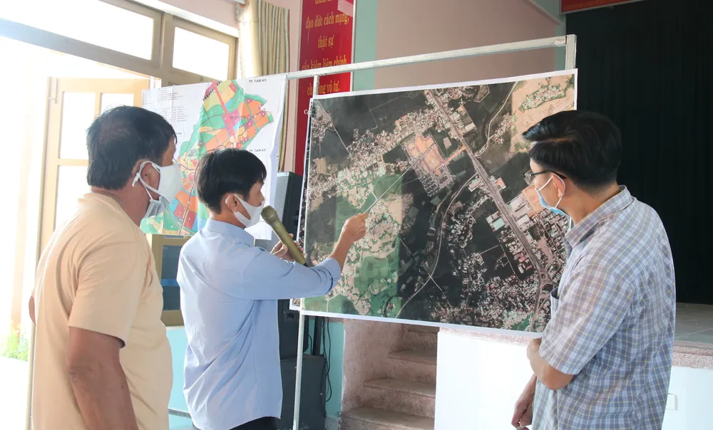 Người dân yêu cầu dừng thi công khu phố chợ Chiên Đàn để khắc phục ngập úng ảnh 2