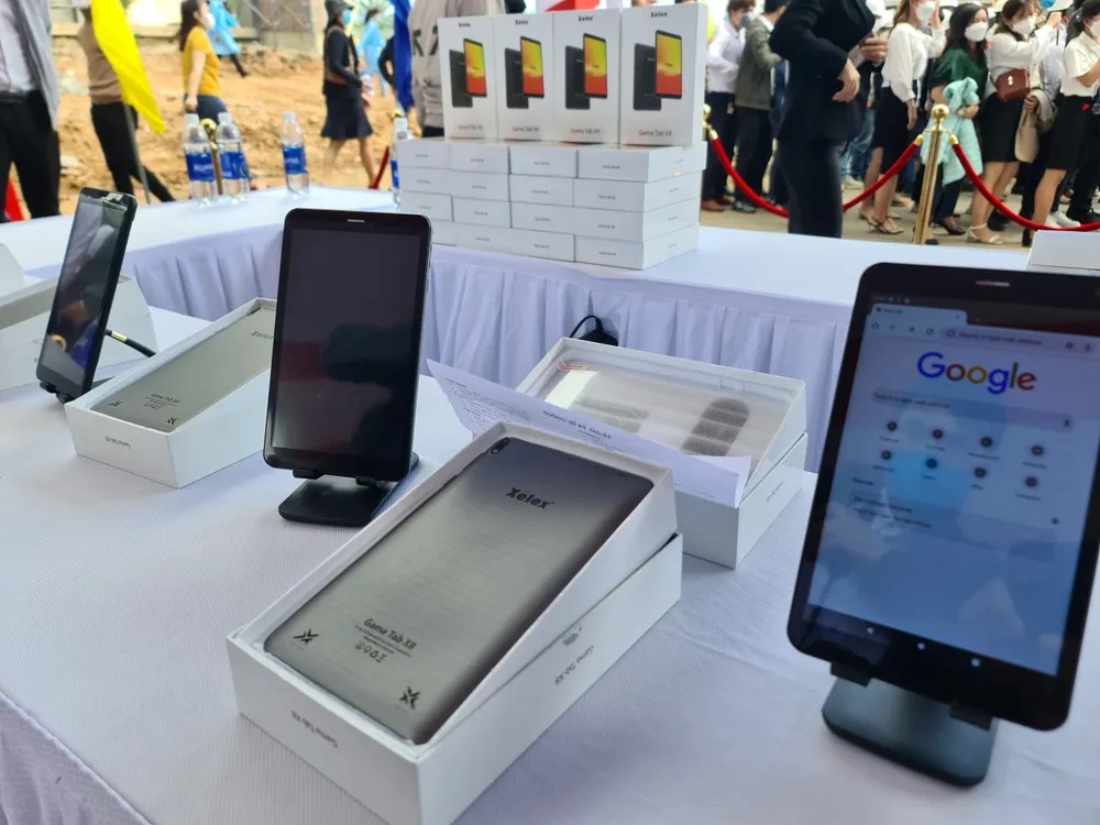 Trung Nam xuất xưởng lô máy tính bản thuộc chương trình 'Sóng và máy tính cho em' đầu năm 2022 ảnh 2