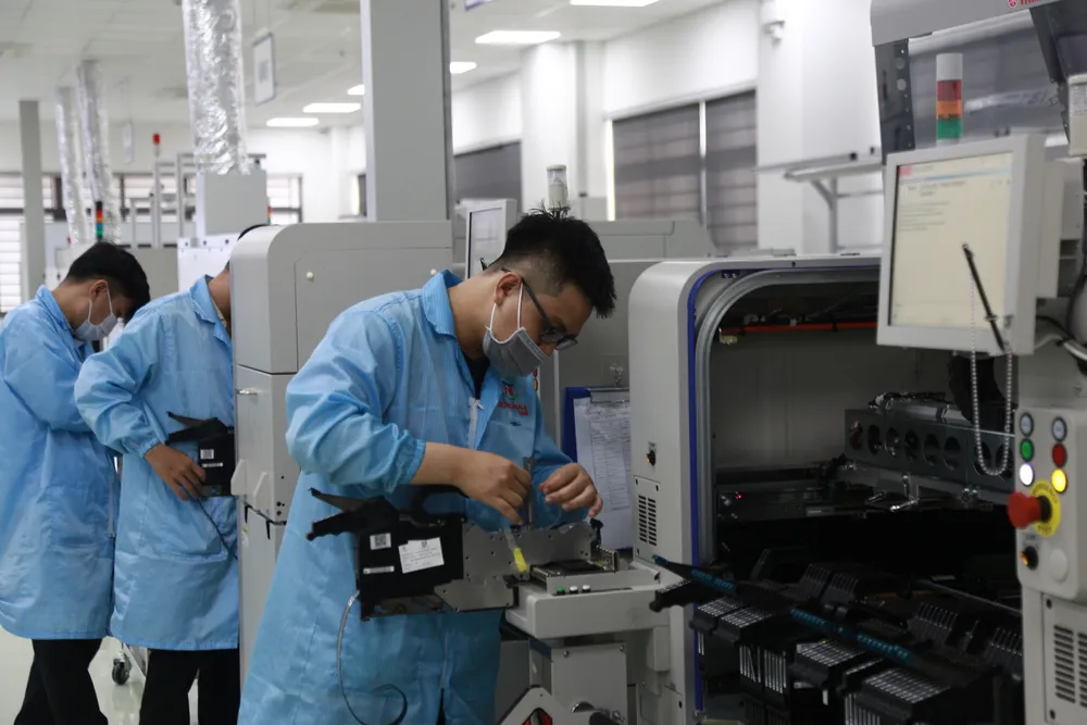 Trung Nam xuất xưởng lô máy tính bản thuộc chương trình 'Sóng và máy tính cho em' đầu năm 2022 ảnh 4