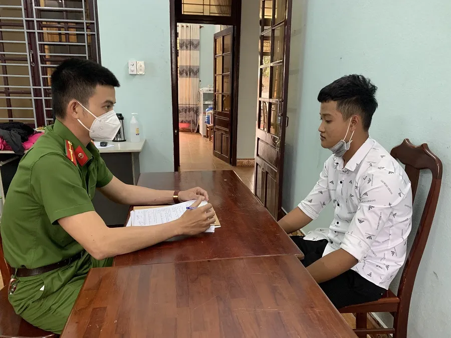 Bắt 2 đối tượng vờ mua hàng rồi bắt trói nhân viên, cướp tài sản ảnh 1