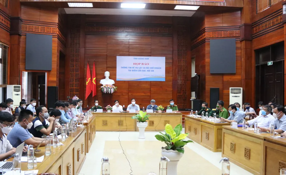 Tỉnh Quảng Nam họp báo thông tin vụ lật ca nô làm 17 người tử vong ảnh 1