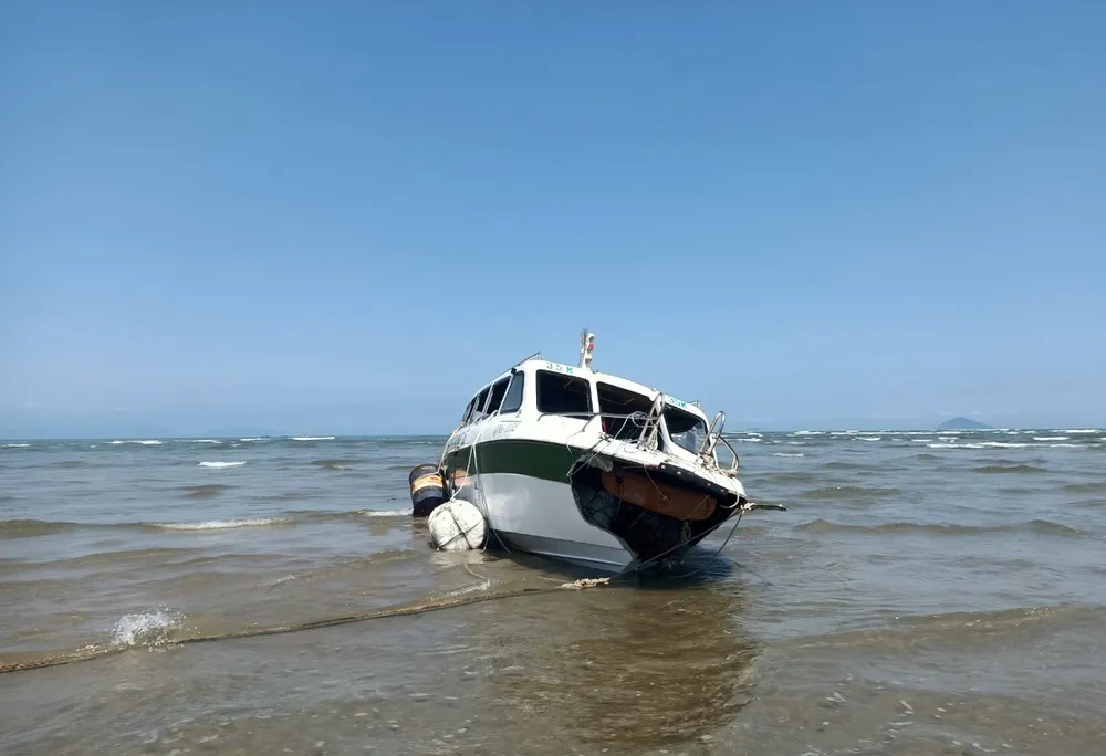 Vụ chìm ca nô ở Quảng Nam: Thu hồi thiết bị liên lạc để phục vụ điều tra ảnh 1
