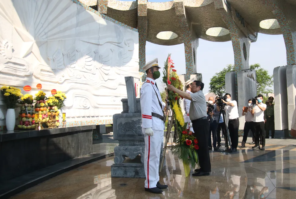 Thủ tướng Phạm Minh Chính đi thăm và làm việc tại Quảng Nam ảnh 1