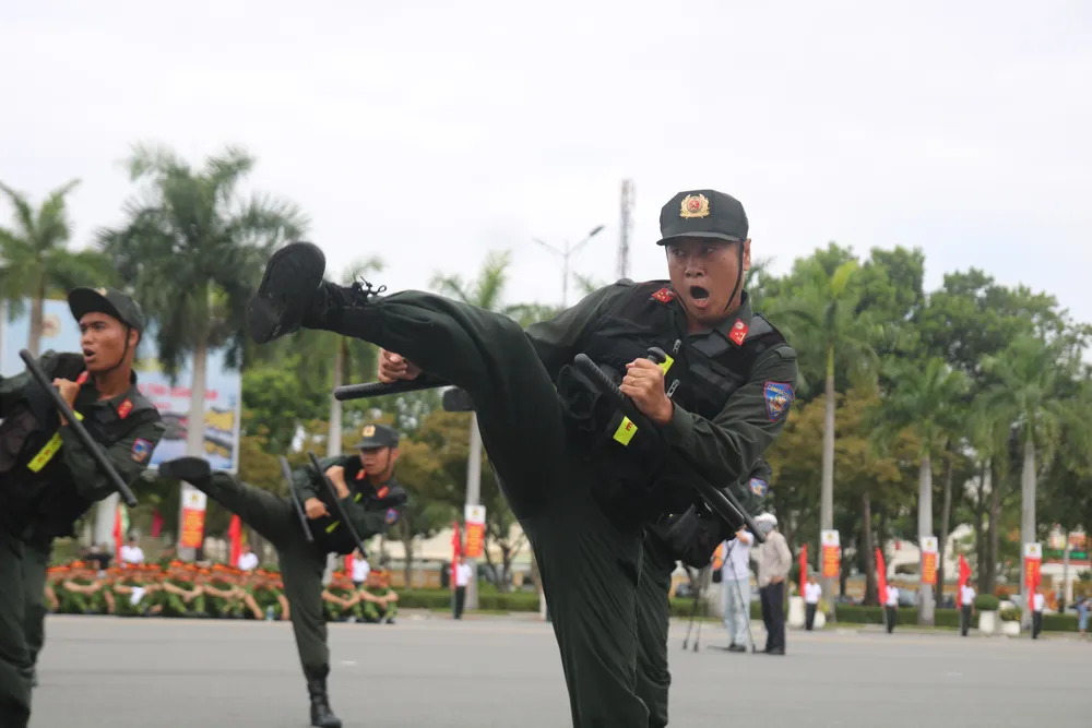 Chiến sĩ công an các tỉnh miền Trung thi tài võ thuật ảnh 6