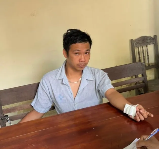 Bắt tạm giam đối tượng hành hung công an  ảnh 1