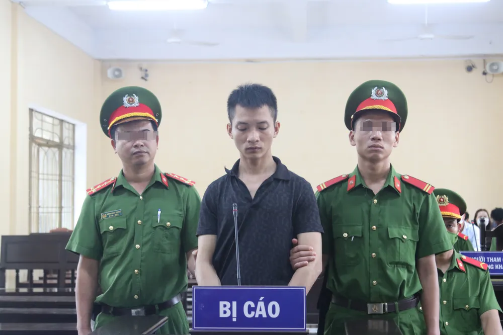 Tử hình kẻ nhẫn tâm ném con ruột xuống sông ảnh 1