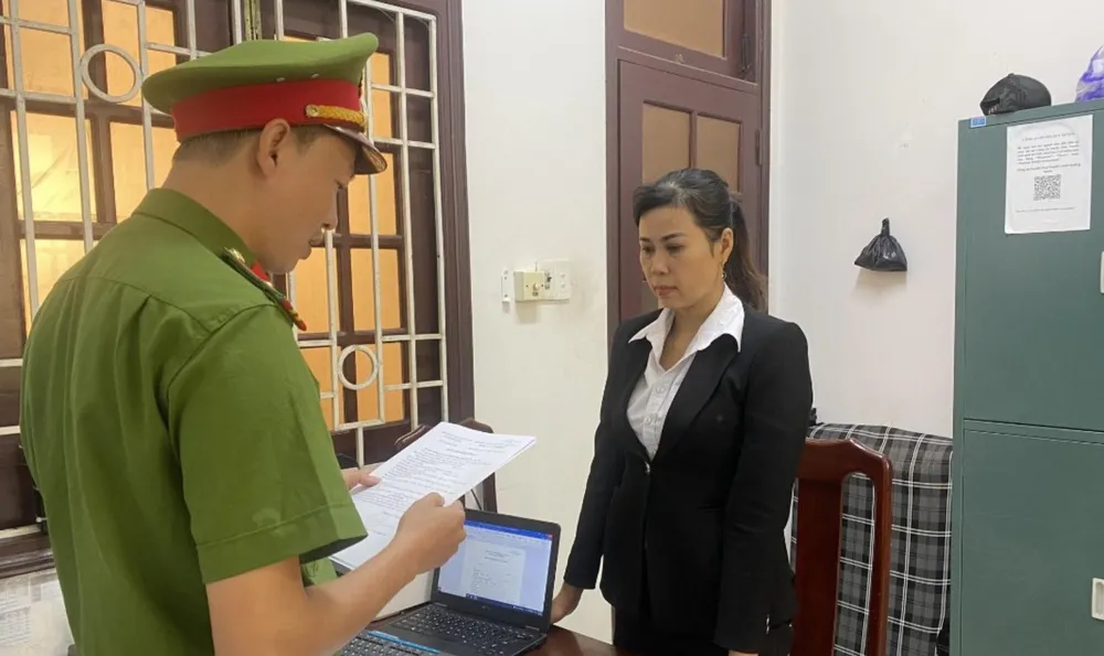 Đặt mua “sổ đỏ” giả trên Facebook để đi lừa đảo ảnh 1