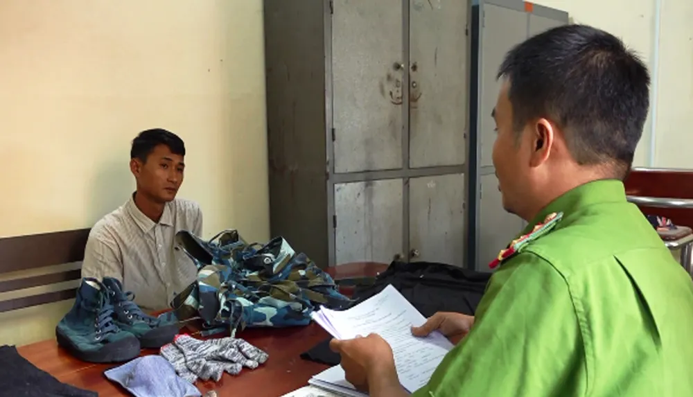 Khởi tố đối tượng dùng búa cướp tiệm vàng ở Quảng Nam ảnh 1