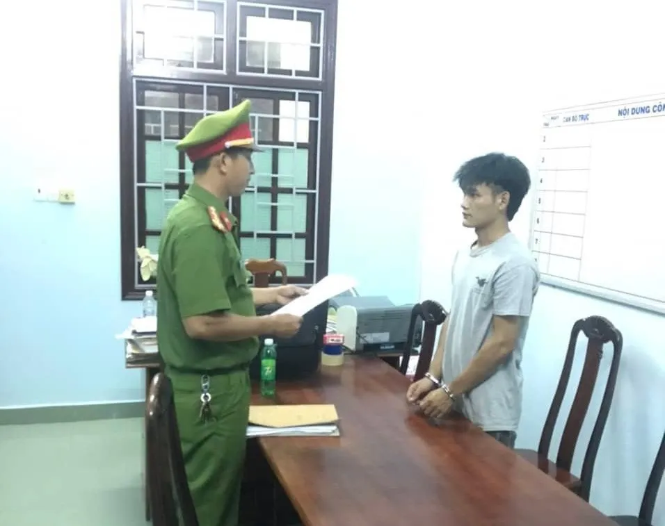 Bắt tạm giam đối tượng tông Thiếu tá CSGT bị thương ảnh 1