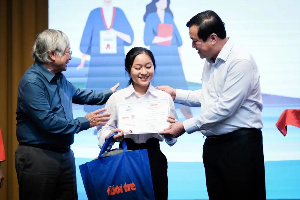 100 tân sinh viên Quảng Nam, Đà Nẵng được nhận học bổng Tiếp sức đến trường ảnh 2