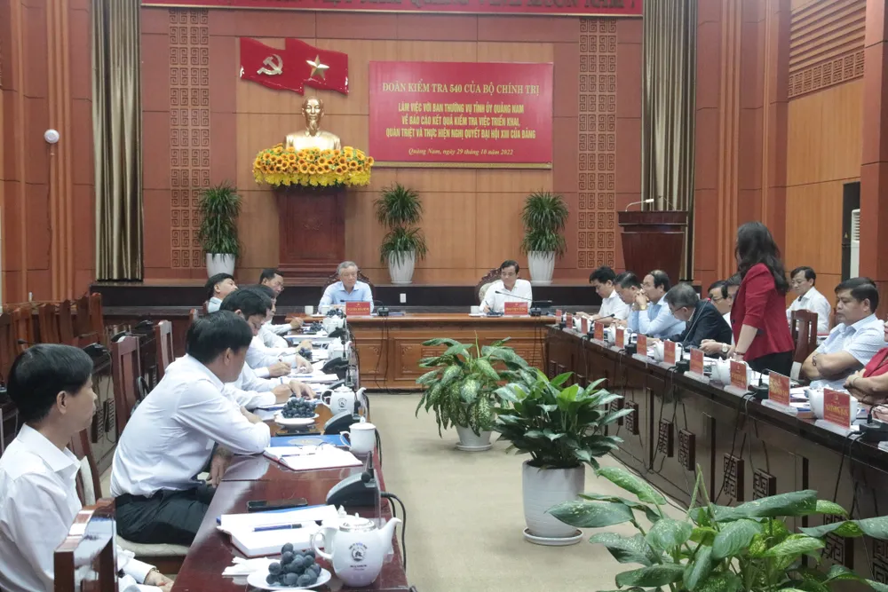 Đoàn công tác của Bộ Chính trị làm việc với Ban Thường vụ Tỉnh ủy Quảng Nam ảnh 1