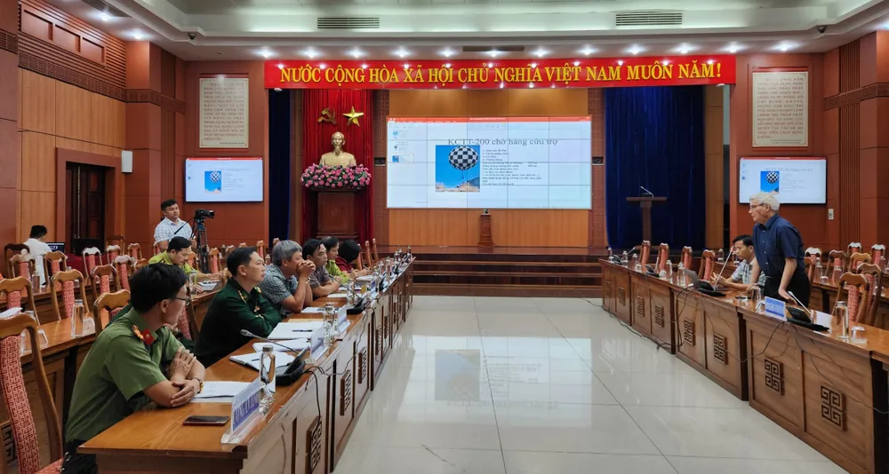 Đề xuất thí điểm quản lý rừng tại Quảng Nam bằng khinh khí cầu trực thăng ảnh 1