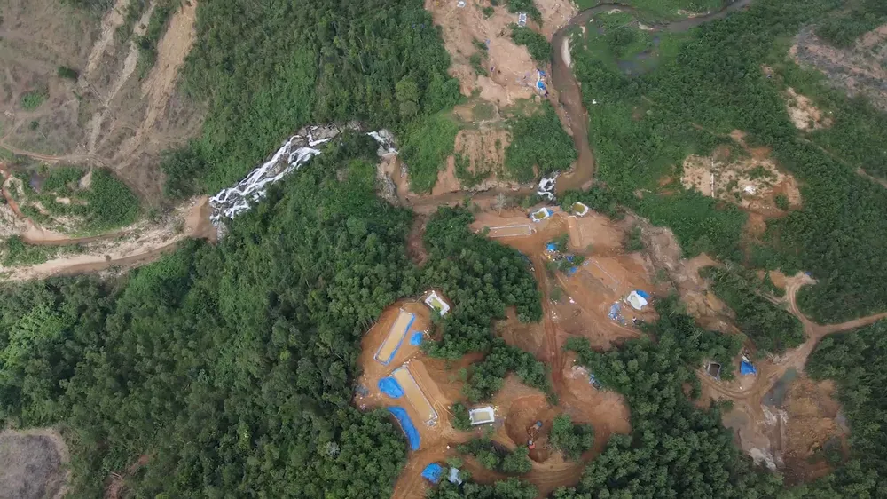 Quảng Nam: Nhiều đối tượng đào vàng trái phép tại Di tích danh thắng Thác Trắng ảnh 1