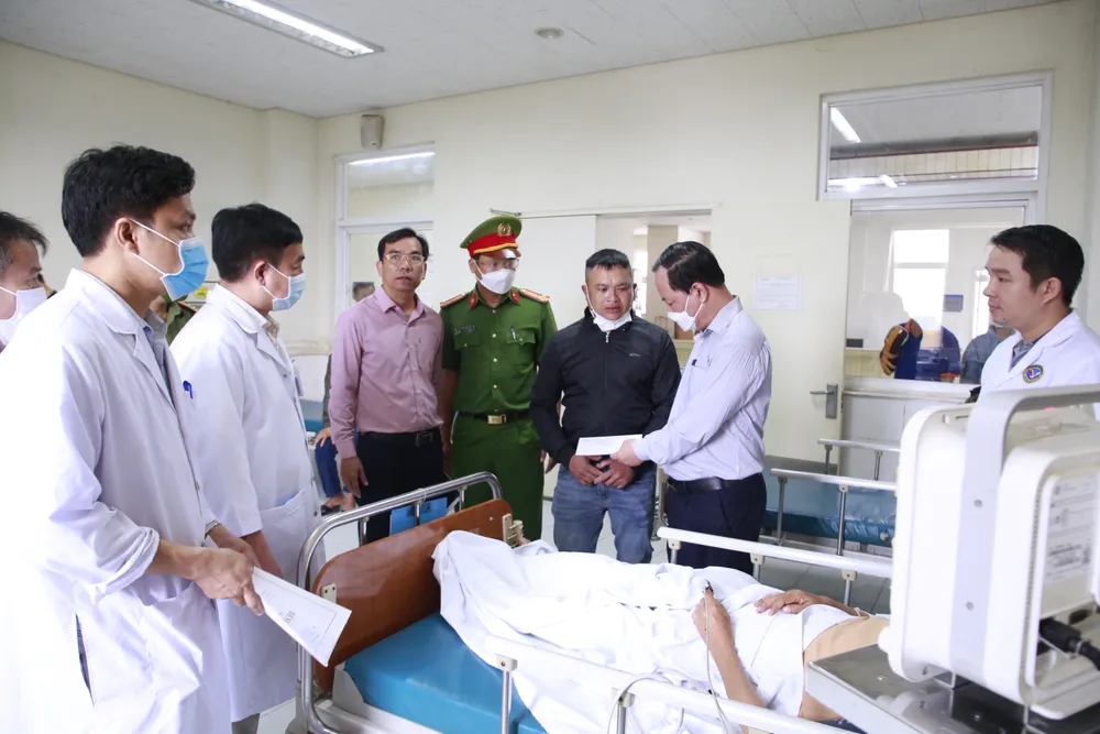 Lãnh đạo tỉnh Quảng Nam thăm hỏi người bị nạn