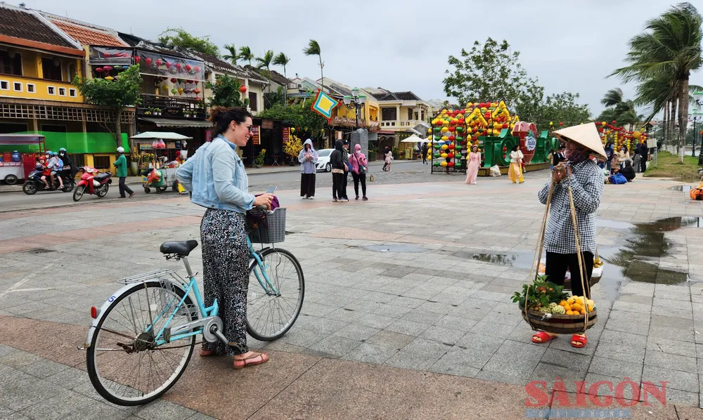 Phố cổ Hội An (tỉnh Quảng Nam) là địa điểm thu hút nhiều du khách quốc tế. Ảnh: NGUYỄN CƯỜNG Phố cổ Hội An (tỉnh Quảng Nam) là địa điểm thu hút nhiều du khách quốc tế. Ảnh: NGUYỄN CƯỜNG