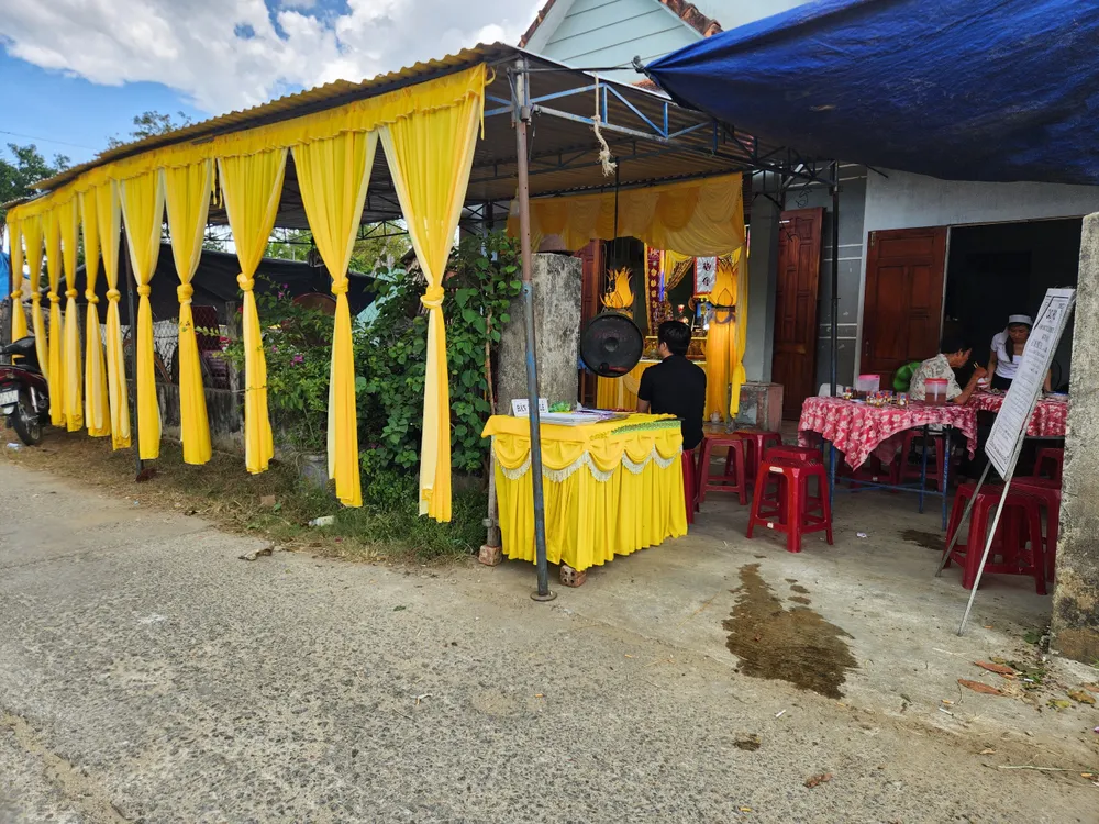 Tang thương bao trùm lên ngôi nhà nhỏ ở xã Tam Phước (huyện Phú Ninh, tỉnh Quảng Nam) Tang thương bao trùm lên ngôi nhà nhỏ ở xã Tam Phước (huyện Phú Ninh, tỉnh Quảng Nam)