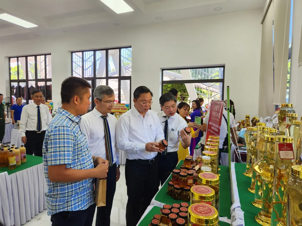 Nhiều sản phẩm được từ sâm Ngọc Linh cũng được đưa đến quảng bá