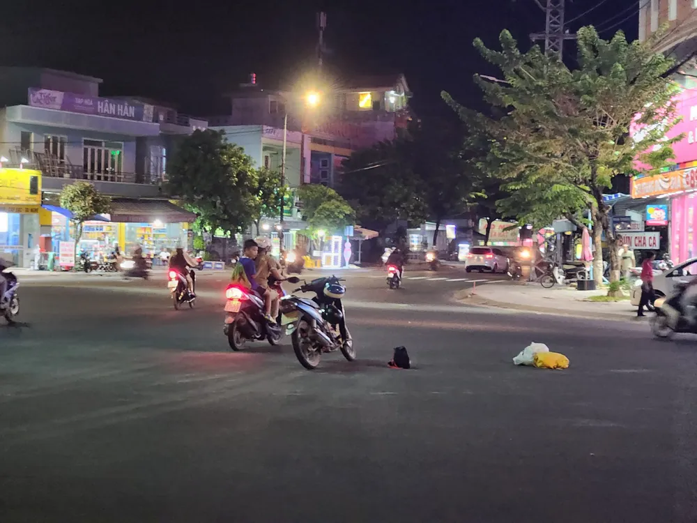 Hiện trường vụ tai nạn. Ảnh: NGUYỄN CƯỜNG Hiện trường vụ tai nạn. Ảnh: NGUYỄN CƯỜNG