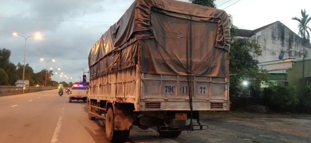 Chiếc xe tải gây tại bị lực lượng CSGT phát hiện tại Km 1024+200 Quốc lộ 1