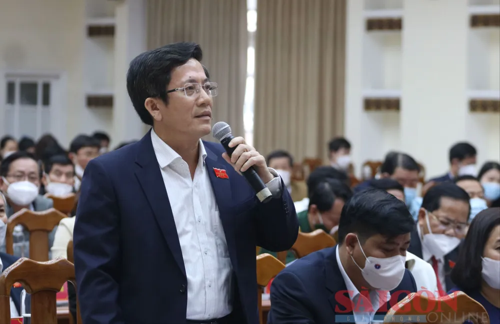 a Tran Nam Hung tam ky.JPG