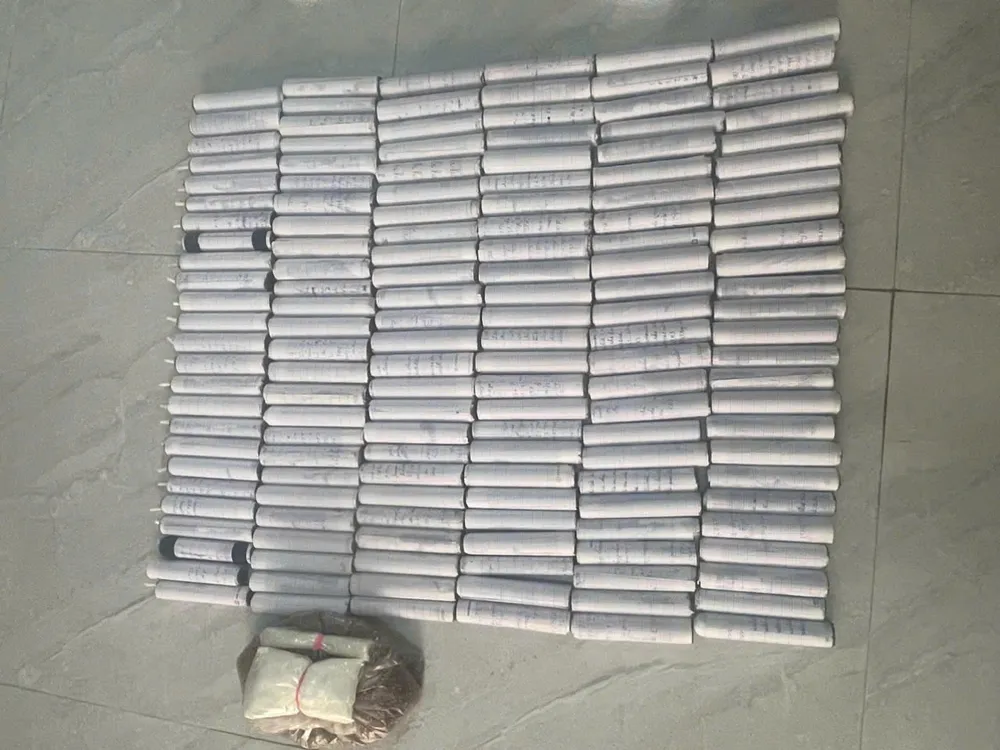 Số pháo nổ tự chế mà em H. tự nguyện giao nộp