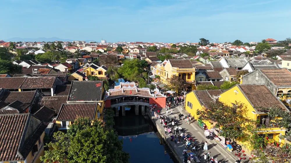 Chùa Cầu nhìn từ trên cao