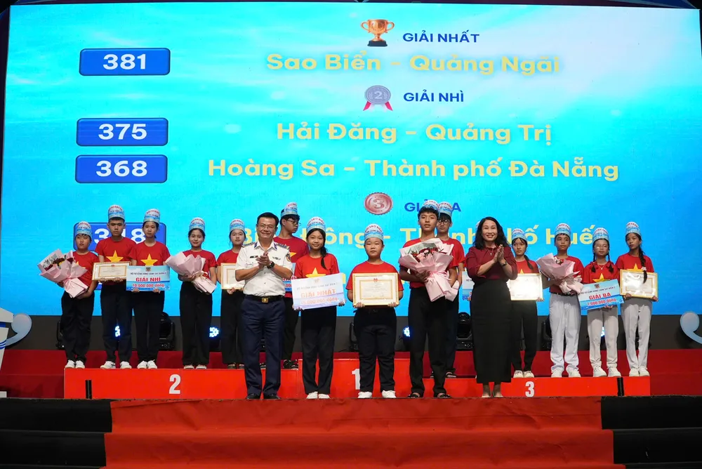 16-6-cuoc-thi-em-yeu-bien-dao-2.JPG