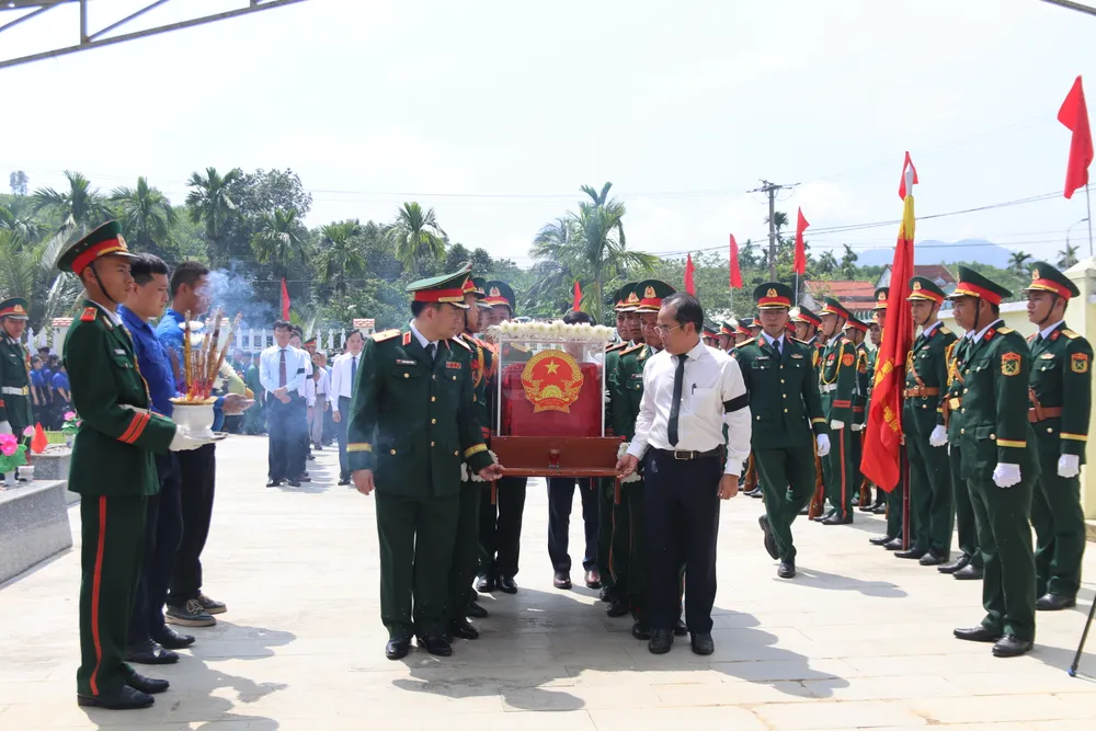 17-9 Đà Nẵng tổ chức truy điệu và an táng 17 hài cốt liệt sĩ 2.JPG