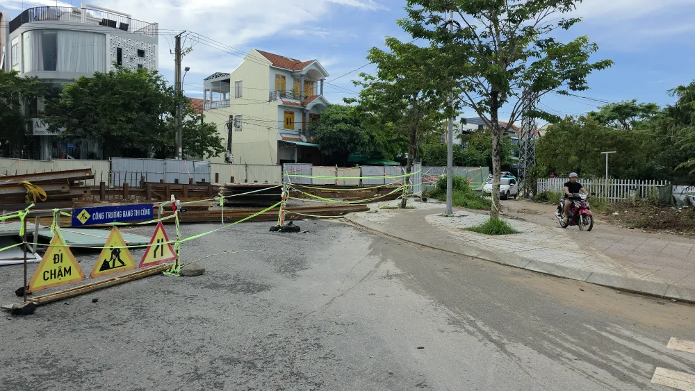 9-10-đào đường bỏ đó 1.jpg