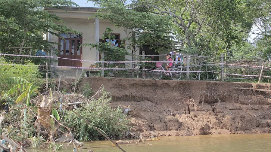 Sạt lở bủa vây ven sông Thạch Hãn, người dân thấp thỏm lo âu ảnh 3