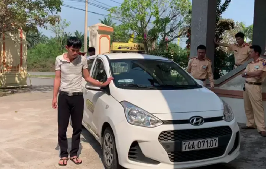 Tài xế không bằng lái, dương tính với ma túy bị phạt hơn 50 triệu đồng ảnh 1