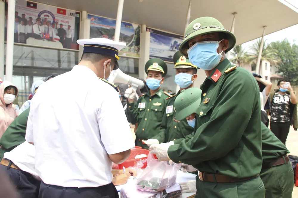 Những vành đai sống phòng chống dịch vùng biên ảnh 10