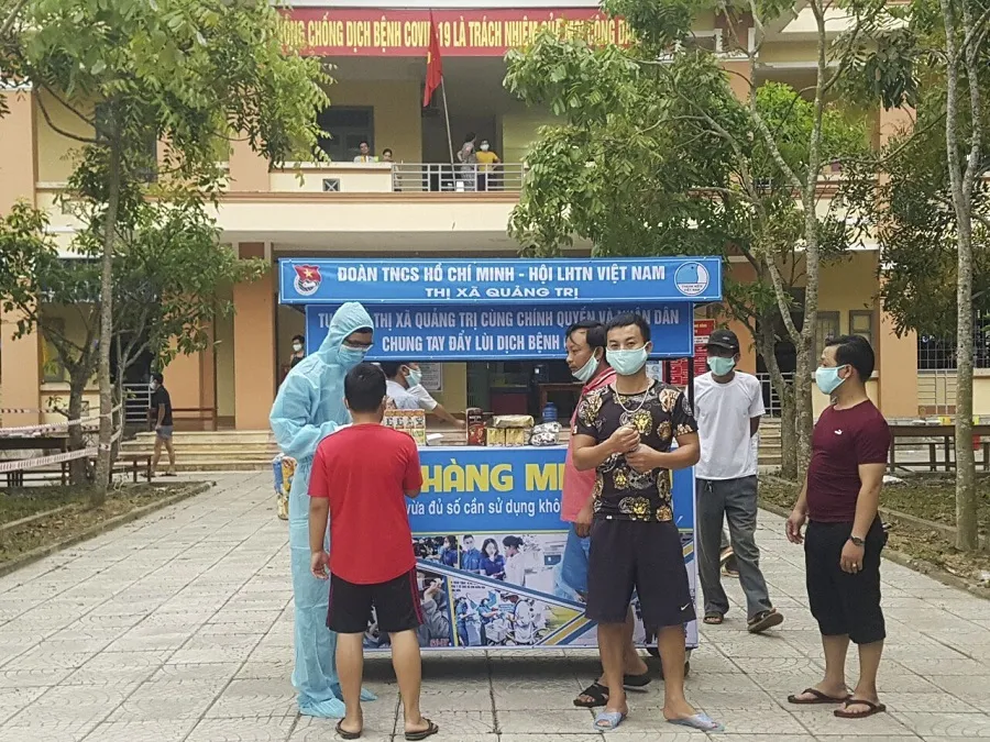 Gian hàng miễn phí bên trong khu cách ly tại Quảng Trị ảnh 2
