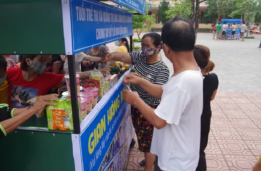 Gian hàng miễn phí bên trong khu cách ly tại Quảng Trị ảnh 3