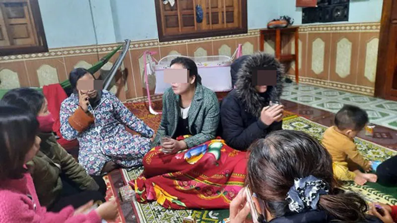 Hai chị em bị lạc được tìm thấy cách nơi hái măng khoảng 20km ảnh 1