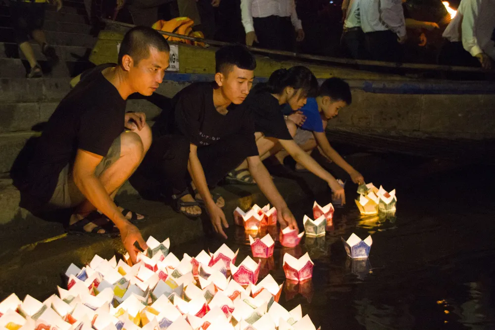 Dòng người về vùng "đất lửa" Quảng Trị tri ân các anh hùng liệt sĩ ảnh 18