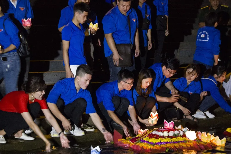 Quảng Trị: Hàng vạn ngọn nến lung linh trong đêm tri ân ảnh 7