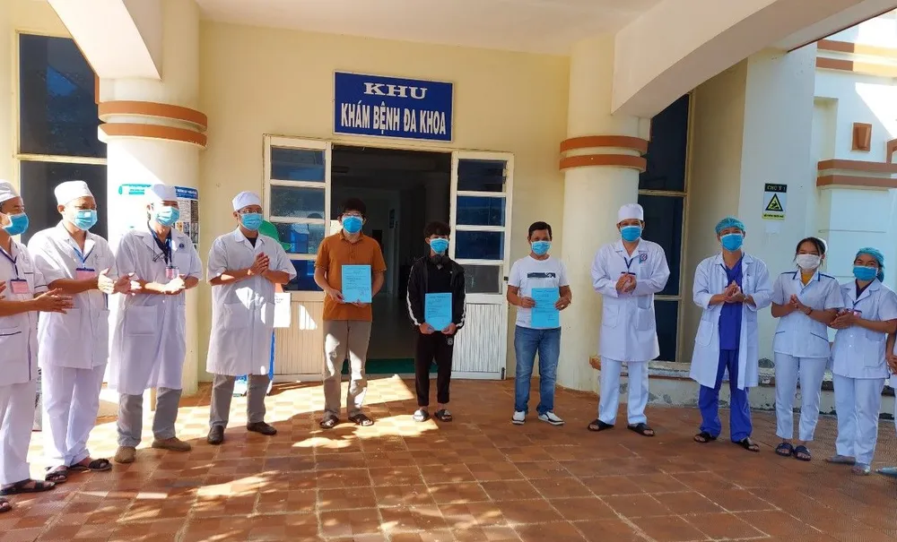 Thêm 5 bệnh nhân mắc Covid-19 ở Quảng Trị, Quảng Ngãi được xuất viện ảnh 2