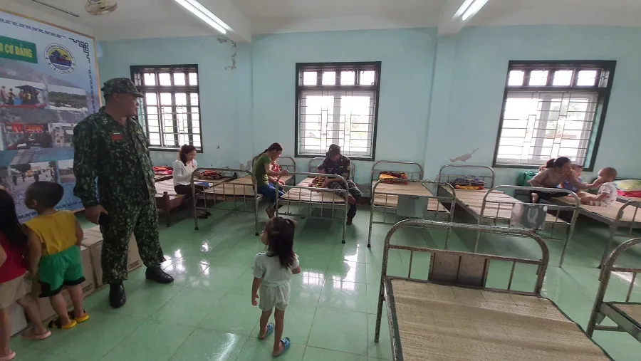 Bão số 5 gây lốc xoáy và mưa lớn nhiều nơi ảnh 38