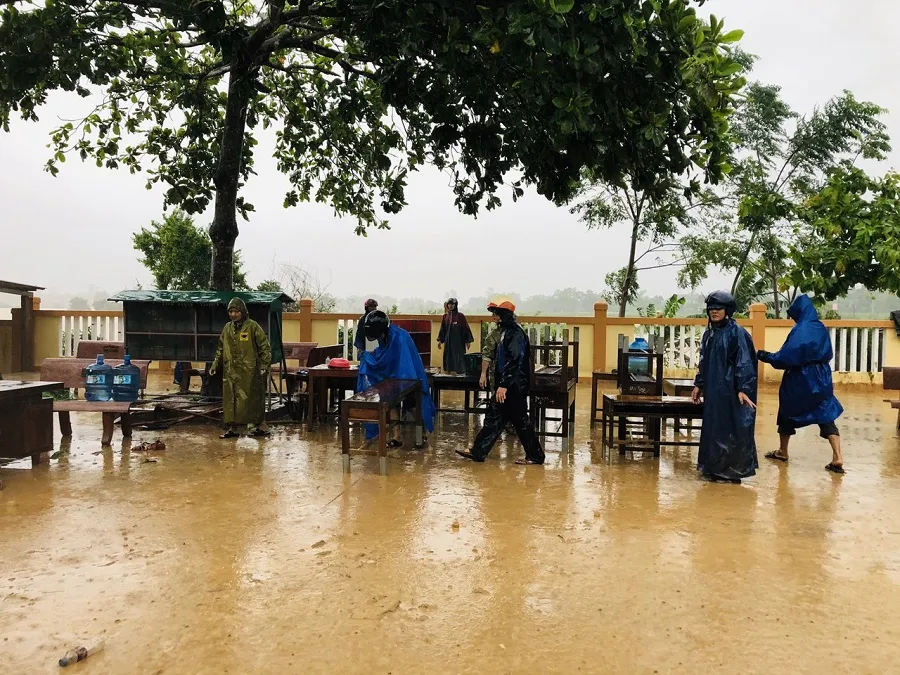 Quảng Trị: Giúp người dân khắc phục hậu quả khi lũ rút ảnh 3