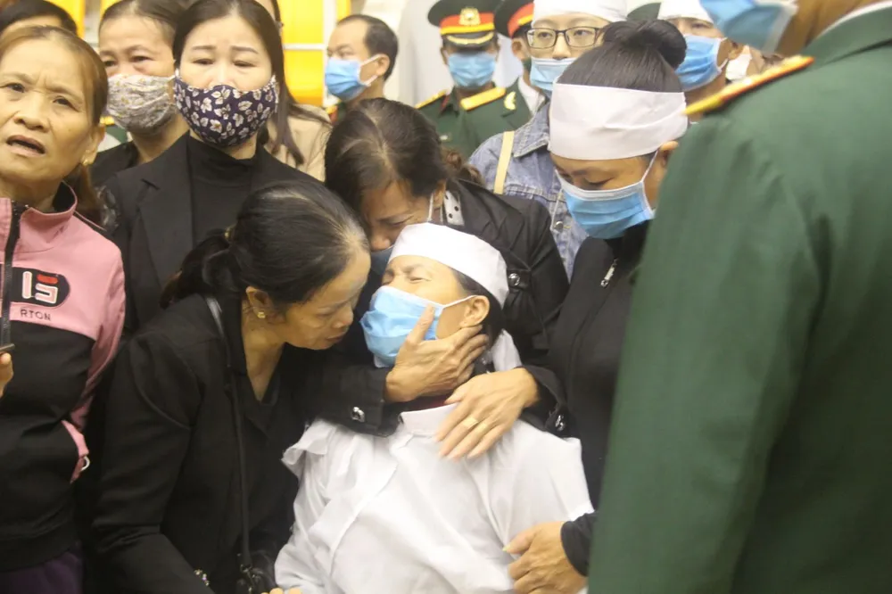 Lễ viếng và truy điệu 22 liệt sĩ Đoàn Kinh tế - Quốc phòng 337 hy sinh tại Quảng Trị  ảnh 9