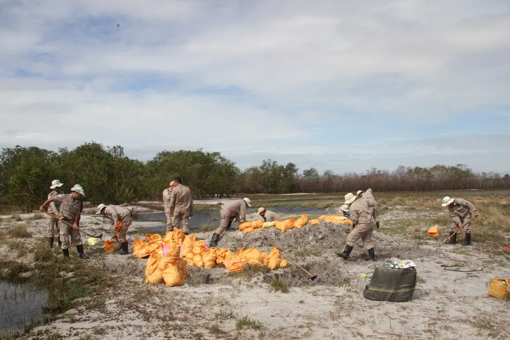 Nhiều quả bom “khủng” lộ thiên sau mưa lũ tại Quảng Trị ảnh 1