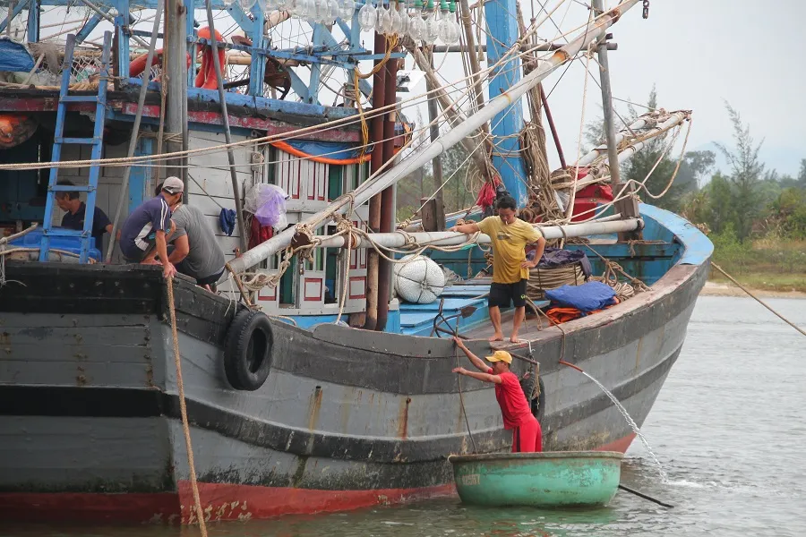 Đà Nẵng, Thừa Thiên-Huế yêu cầu người dân không ra khỏi nhà bắt đầu từ trưa 14-11 ảnh 4