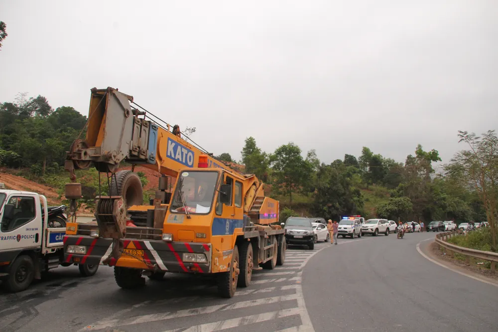 Xe đầu kéo mất lái gây tai nạn liên hoàn khiến nhiều người bị thương  ảnh 6