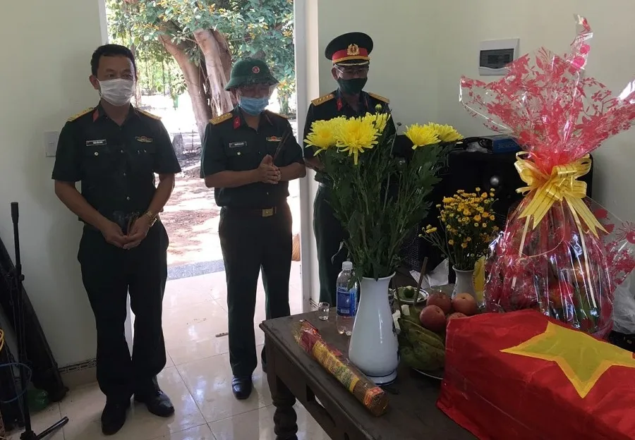 Phát hiện 4 hài cốt liệt sĩ ở khu vực ruộng lúa của người dân ảnh 1