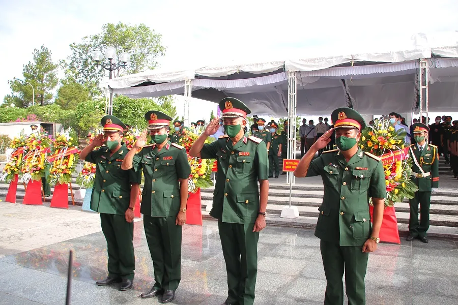 Quảng Trị: Truy điệu và an táng 40 hài cốt liệt sĩ được quy tập ở chiến khu xưa Ba Lòng ảnh 6