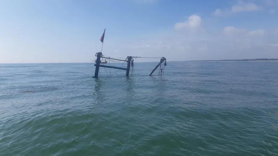 Quảng Trị: Tàu đánh cá bốc cháy trên biển, 5 thuyền viên thoát nạn ảnh 1